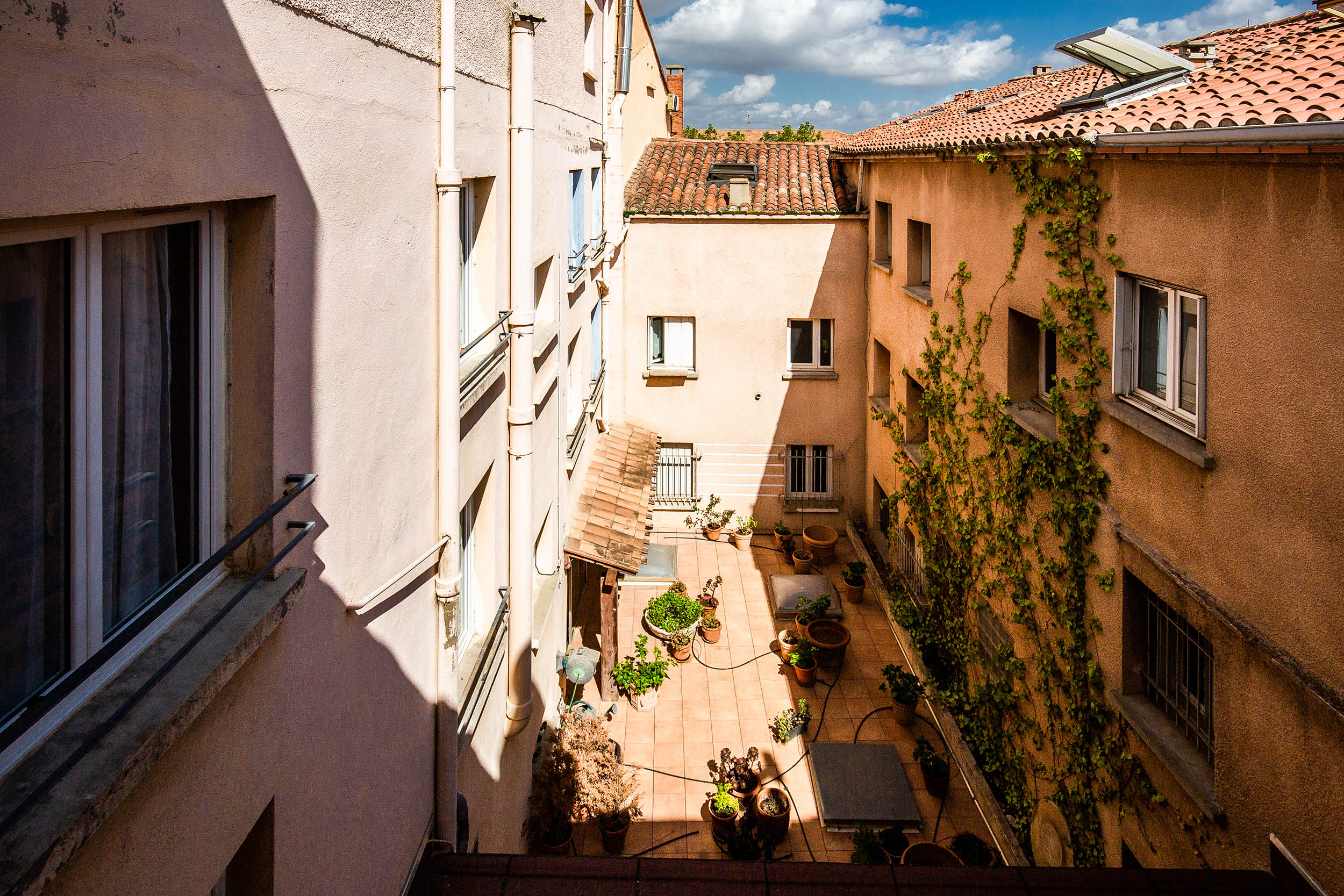 Cour-interieure-hotel-PB-Paris-Barcelone-Perpignan.jpg