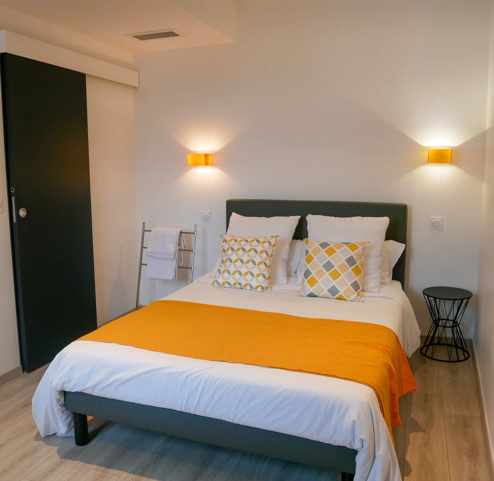 Chambre-double-Hotel-Le-Central-Balaruc-Les-Bains.jpg