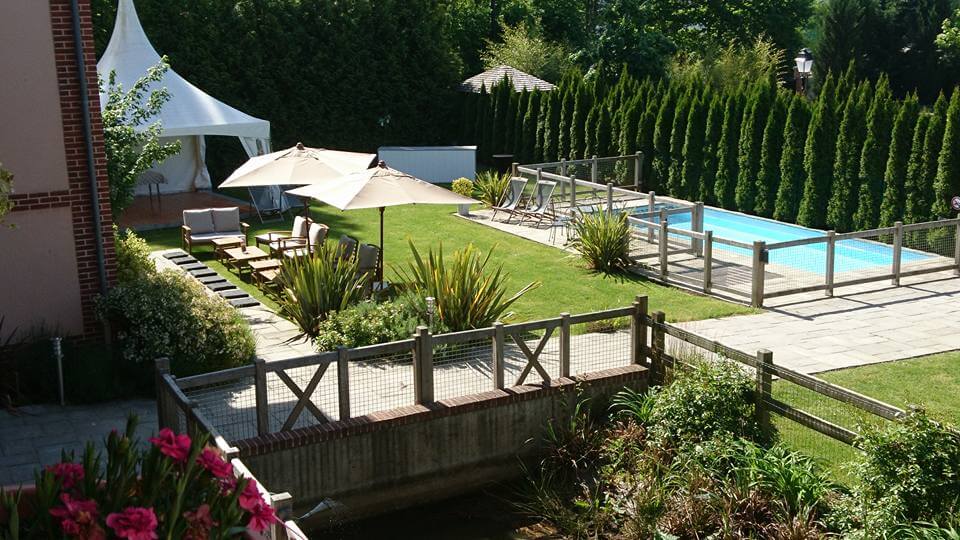 Piscine-et-jardin-Le-Clos-de-la-Vaupaliere.jpeg