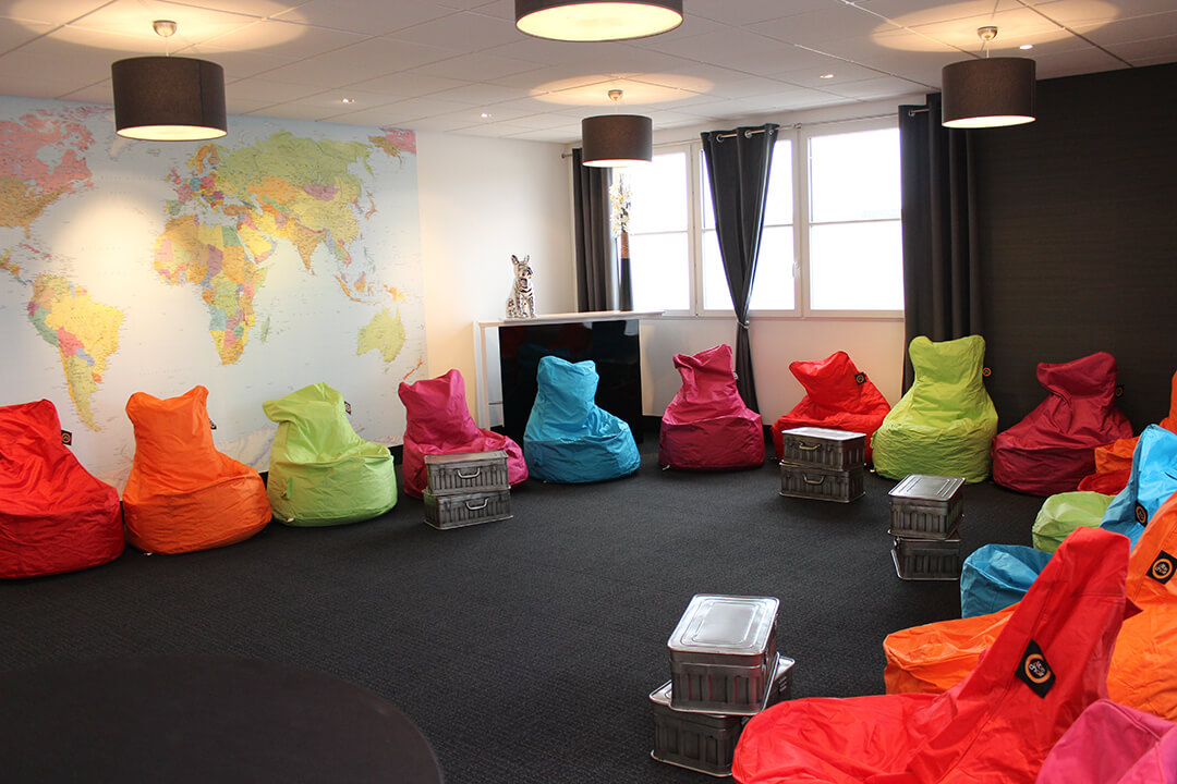 Salle-Loft-Globe-Trotter-seminaire-rouen-Clos-de-la-Vaupaliere.jpg